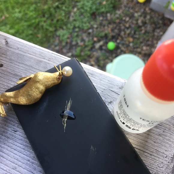 18k seal brooch - Picture 13 of 16